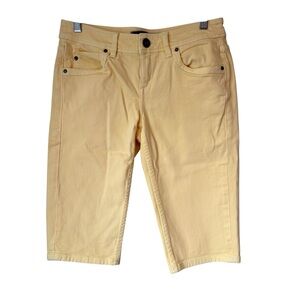 Tommy Bahama Soft Yellow Clam Digger Denim Pants, Size 4